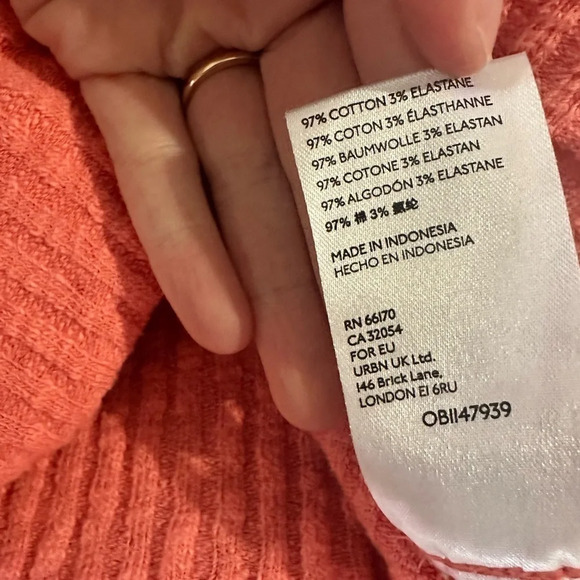 Urban Outfitters Cotton Crop - Medium - Picture 2 of 5